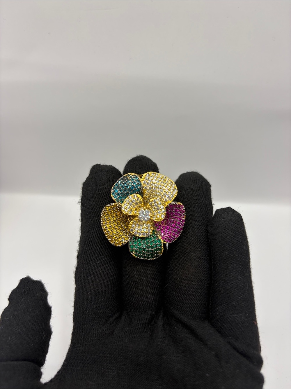 Y2K Antique Vintage Boho Multicolor Pave Crystal Flower Ring - Gold Tone